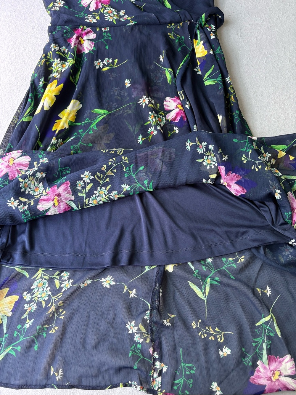 DKNY Navy Floral Faux Wrap Midi Chiffon Dress with Tie Waist Sz 10 - Picture 5 of 10